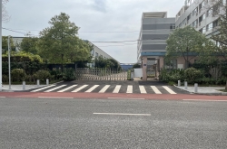 湖南天長置業(yè)有限責(zé)任公司對(duì)原湖南鈴本環(huán)?？萍加邢薰緢龅毓_招租公告